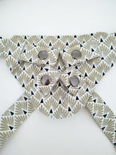 Load image into Gallery viewer, Gold Fern Strapon