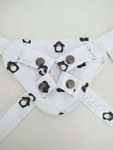 Load image into Gallery viewer, Pinguinos Strapon