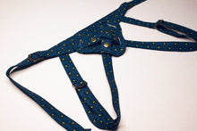 Load image into Gallery viewer, Peacock Strapon